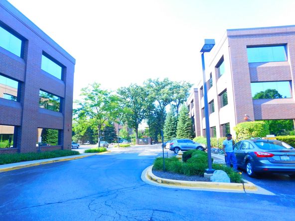 Wheaton Office Center: 290 S County Farm Rd, Wheaton, IL 60187